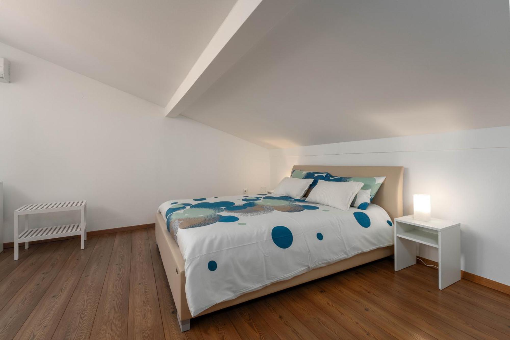 Degrassi Square Apartments (Adults Only) Vrsar Kültér fotó