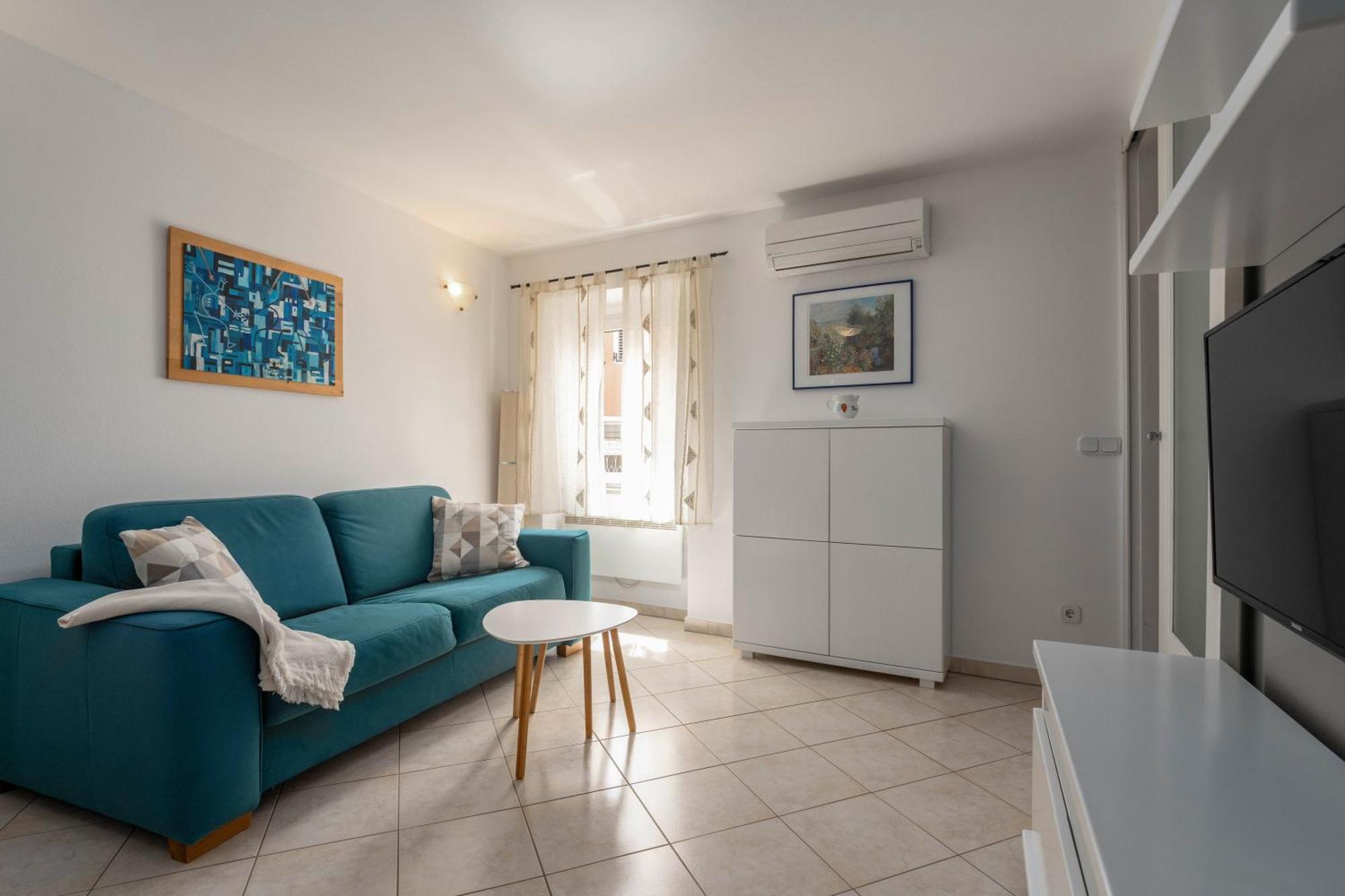 Degrassi Square Apartments (Adults Only) Vrsar Kültér fotó