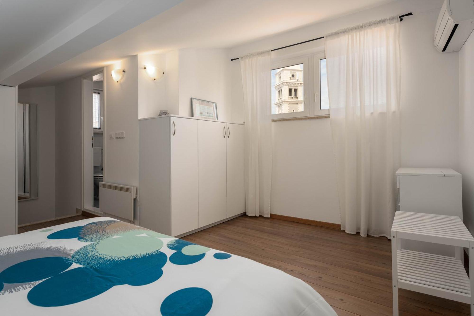 Degrassi Square Apartments (Adults Only) Vrsar Kültér fotó